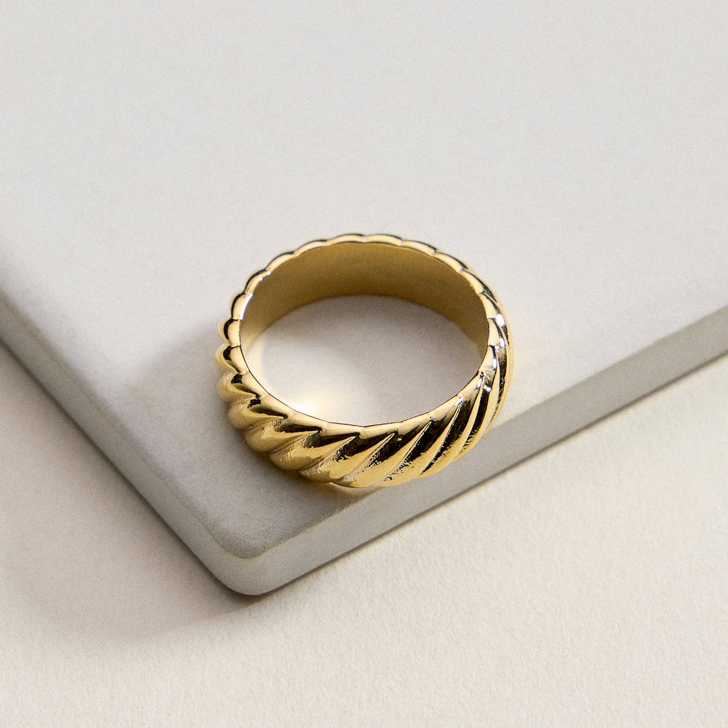 Riviera Ring