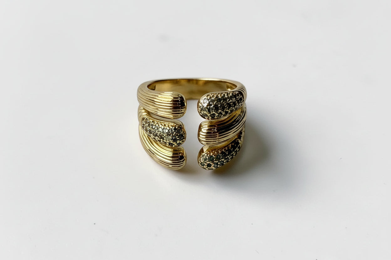 Romy Pave Ring
